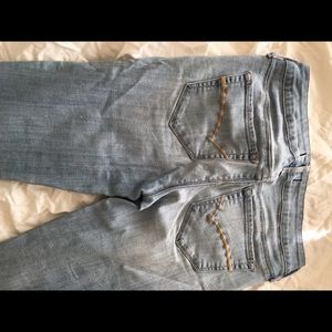 Bullhead light wash skinny jeans