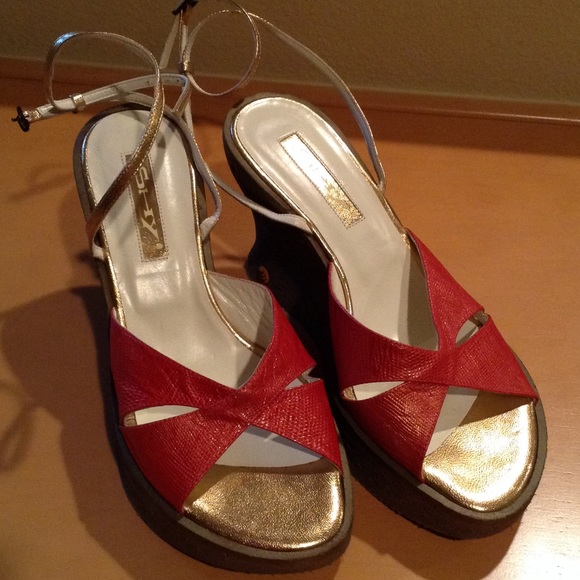 Shoes - Picture 2 of 4
