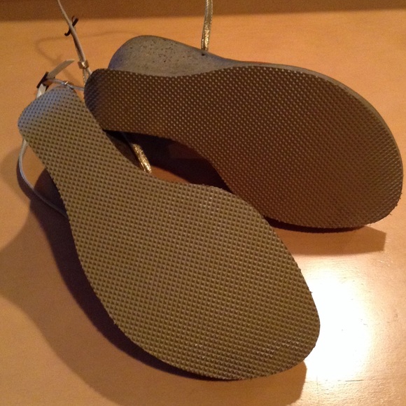 Shoes - Picture 3 of 4