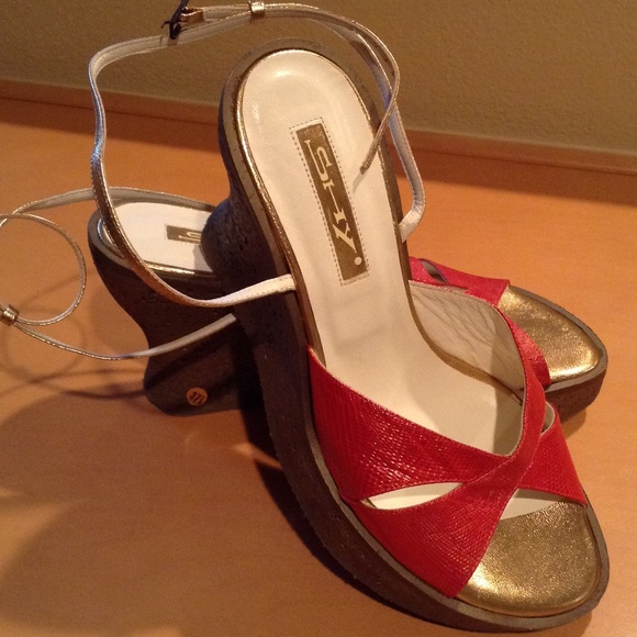 Shoes - Picture 4 of 4