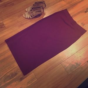 Burgundy Fitted ankle skirt