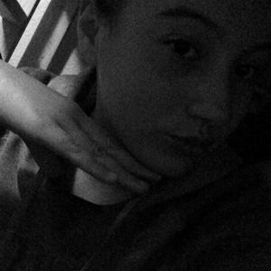 Meet your Posher, Esmeralda