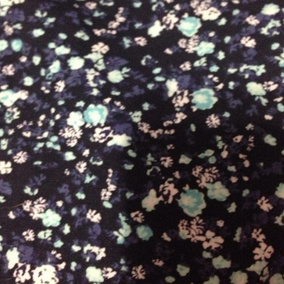 Floral top - Picture 2 of 4