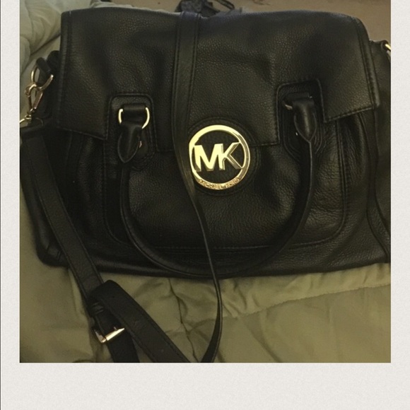 MK crossover purse. ON HOLD FOR RIGHT NOW