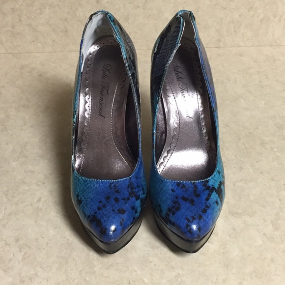 Blue snakeskin like heels