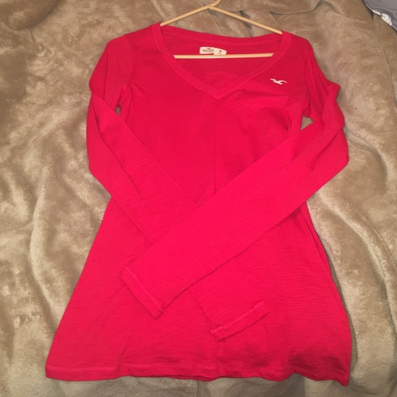 Hollister long sleeve V-neck shirt. Never worn.