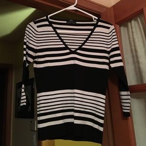 Black and white v-neck knit top