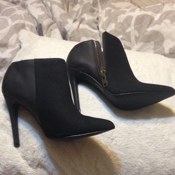 Michael Antonio black booties