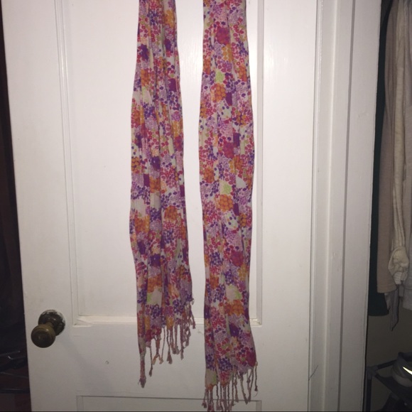 Spring scarf - Picture 2 of 2