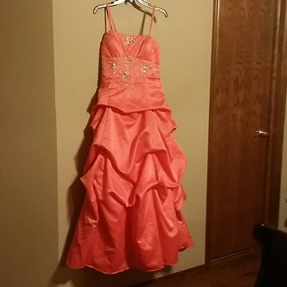 FORMAL PROM/ PARTY GOWN