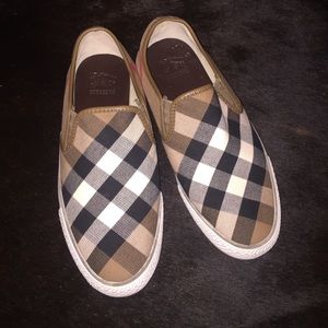 🇬🇧Burberry Check Slip Ons🇬🇧