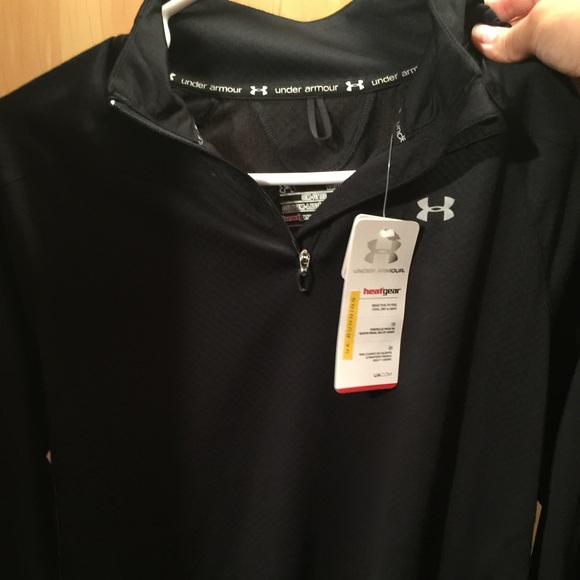 Under armor black workout shirt