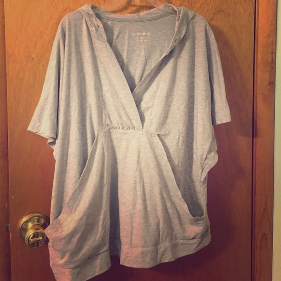 Short sleeve hoodie