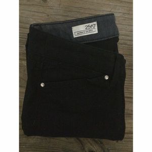 Gap jet black jeans // side zip detail on legs