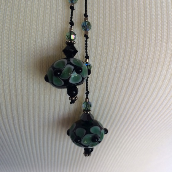 BLOWN GLASS CRYSTAL NECKLESS - Picture 3 of 3