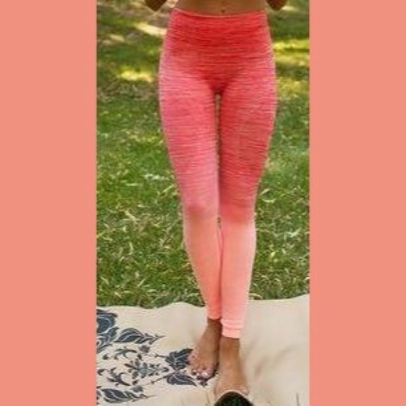 💥Ombré Yoga Pants! - Picture 3 of 3