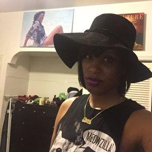 Meet your Posher, Stephanie