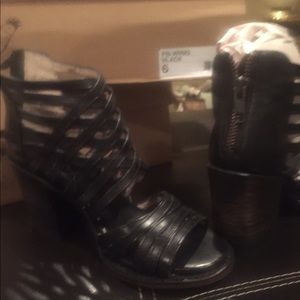 Free Bird-Wing Size 6