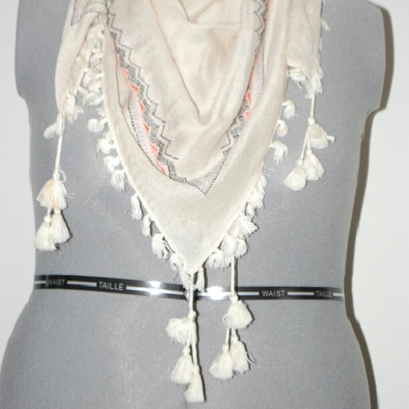 H&M White Tassel Scarf