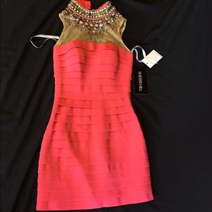 Sherri Hill size 2 coral elastic dress new.