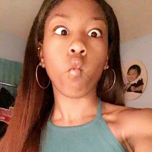 Meet your Posher, Ajana