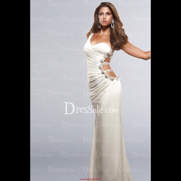 White One Shoulder Sheath Prom Dress