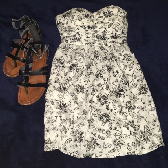 O'Neill Black and White Floral Mid-Thigh Dress