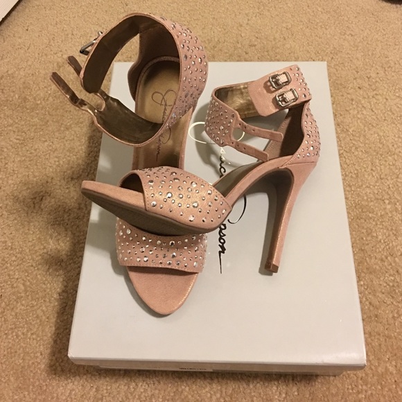 Jessica Simpson pumps