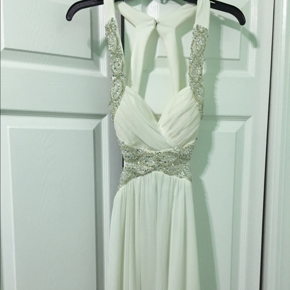 SALE!!! BEAUTIFUL BACKLESS WHITE PROM DRESS NEW!!! - Picture 1 of 4