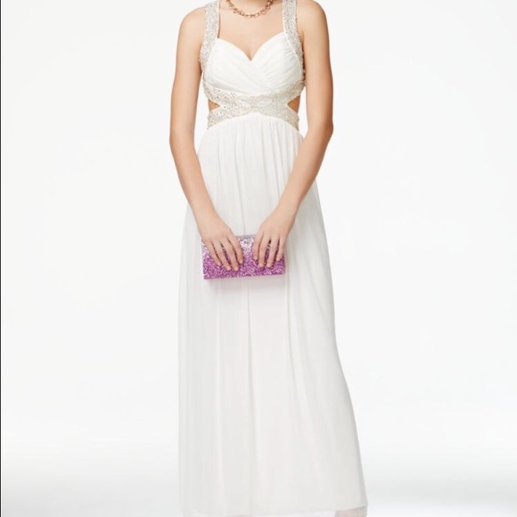 SALE!!! BEAUTIFUL BACKLESS WHITE PROM DRESS NEW!!! - Picture 4 of 4