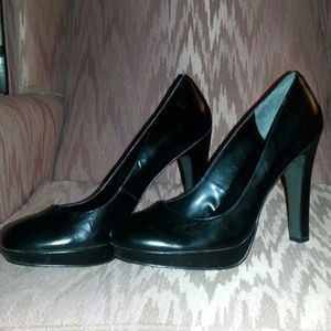 Baker's Leather Platform Pumps
