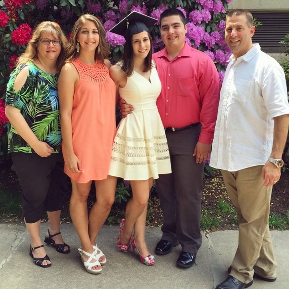 Meet your Posher, Deanna - Picture 3 of 3