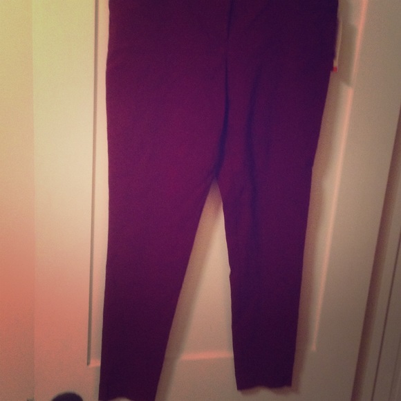 Cute maroon capris