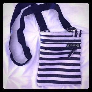 Dakine cross body bag. Perfect for summer!
