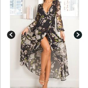 Flowery maxi tie dress. The perfect maxi dress!