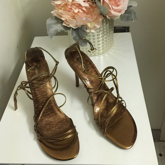 Heels - Picture 1 of 3