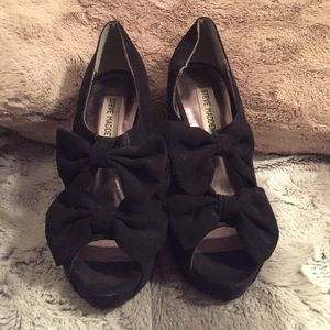 Steve Madden black suede heels