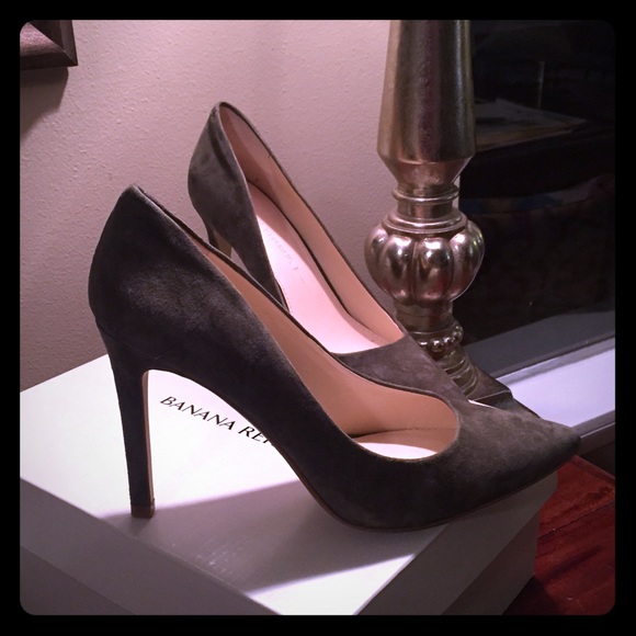 New Banana Republic Pumps seaweed suede, Sz 7 $138