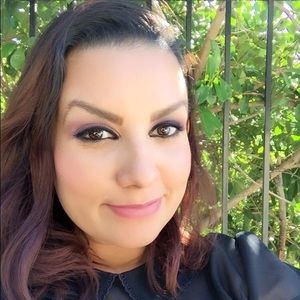 Meet your Posher, Carla