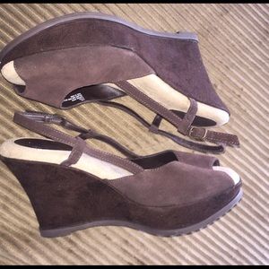Brown Suede Wedge Sandals sz10