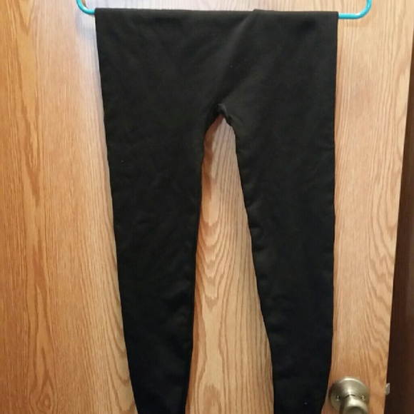 Black stretchy leggings 2