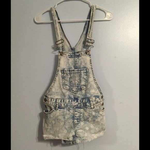 Short overalls