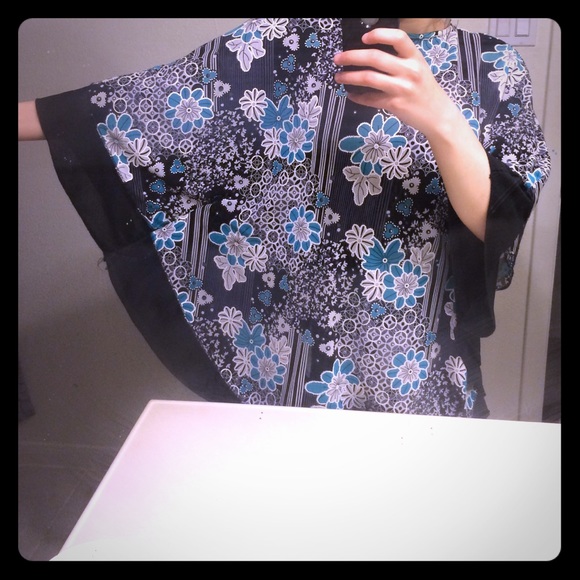 Tops - Final price Butterfly floral  top