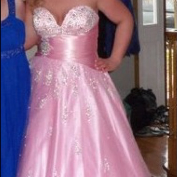 Prom dres - Picture 2 of 4
