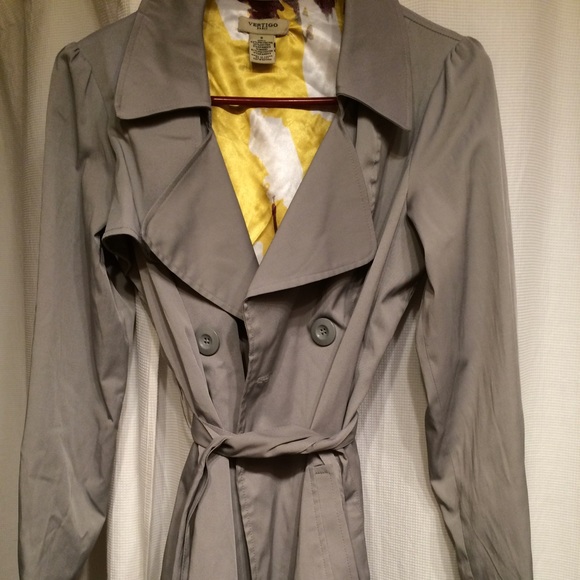 ⭐️NWOT Vertigo Paris Trench Coat⭐️