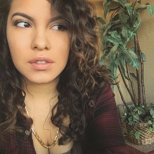 Meet your Posher, Jade