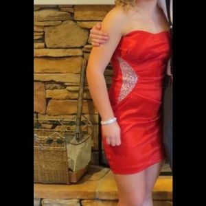 Red form fitting prom/homecoming dress!