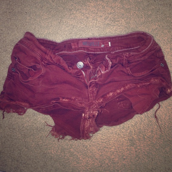 Brandy Melville maroon shorts