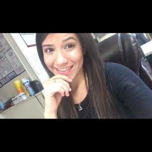 Meet your Posher, Mariel