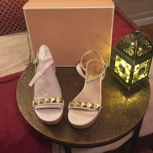 Michael Kors Persia sandal vanilla 71/2 authentic